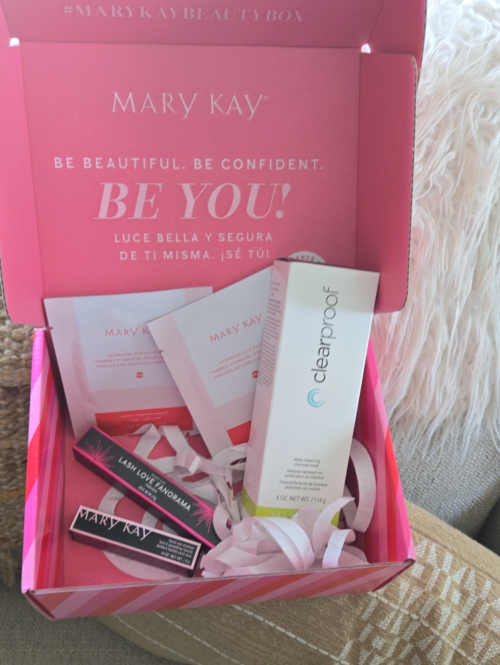 Mary Kay Lash Love Mascara & Clearproof Skincare Set in Pink